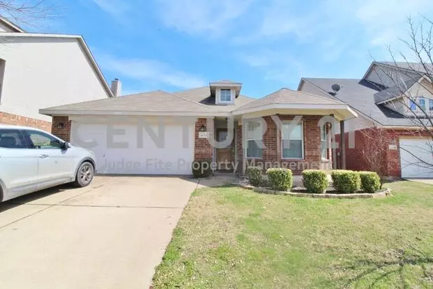 Beautiful 3/2/2 In Waxahachie For Rent! Apartment for rent in Waxahachie, TX
