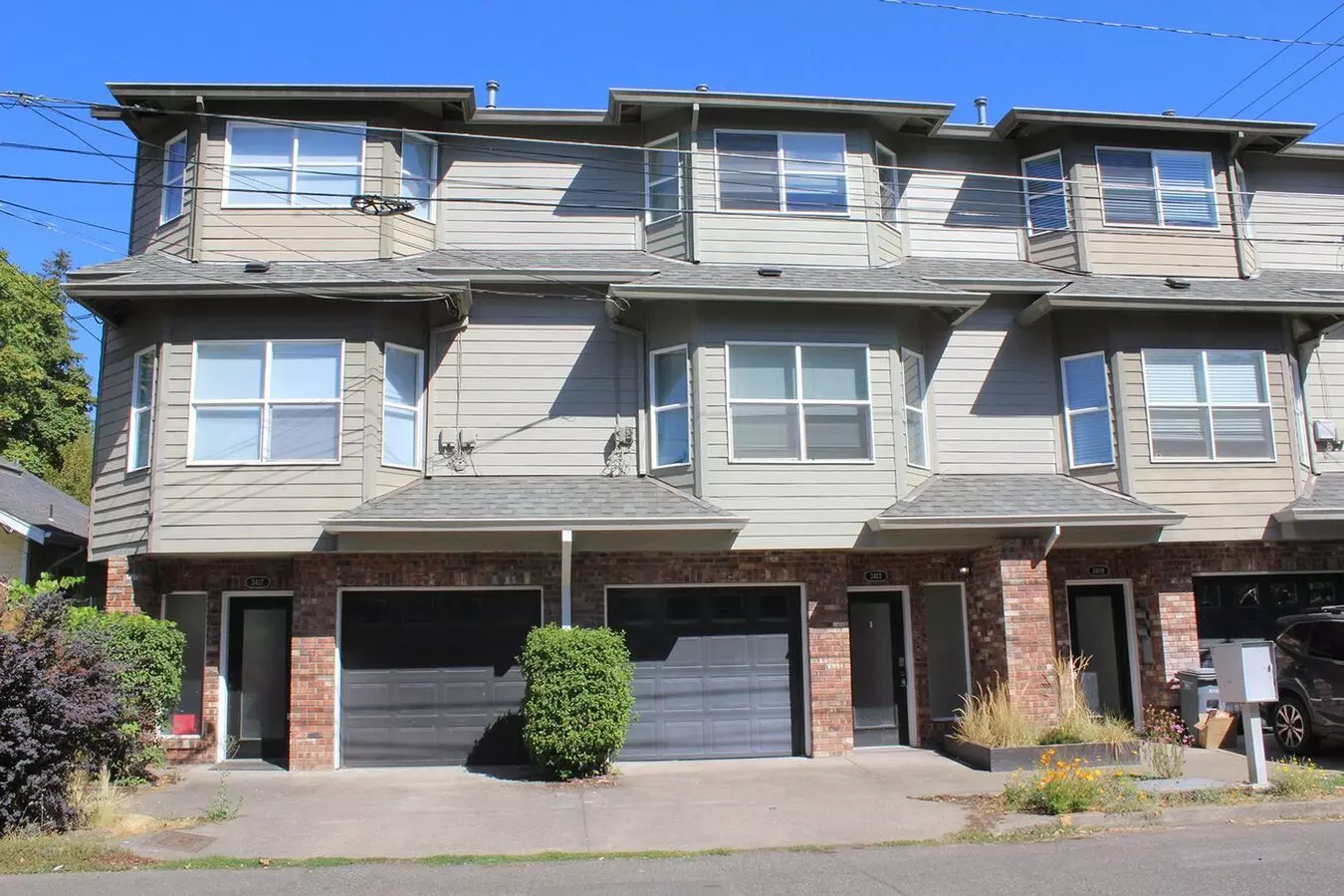 3413 SW Moss St A & B Apartment for rent in Portland, OR