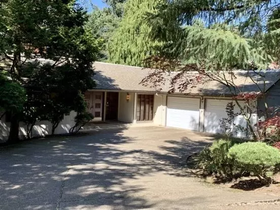 Beautifully Updated Lake Oswego Home With Wonderful Outdoor Living Space Apartment for rent in Lake Oswego, OR