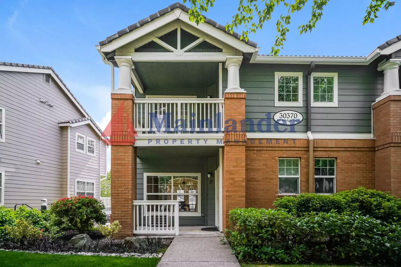 Beautiful End Unit With Double Primary Suites And Includes Membership To The Edge Family Fitness Center! House for rent in Wilsonville, OR