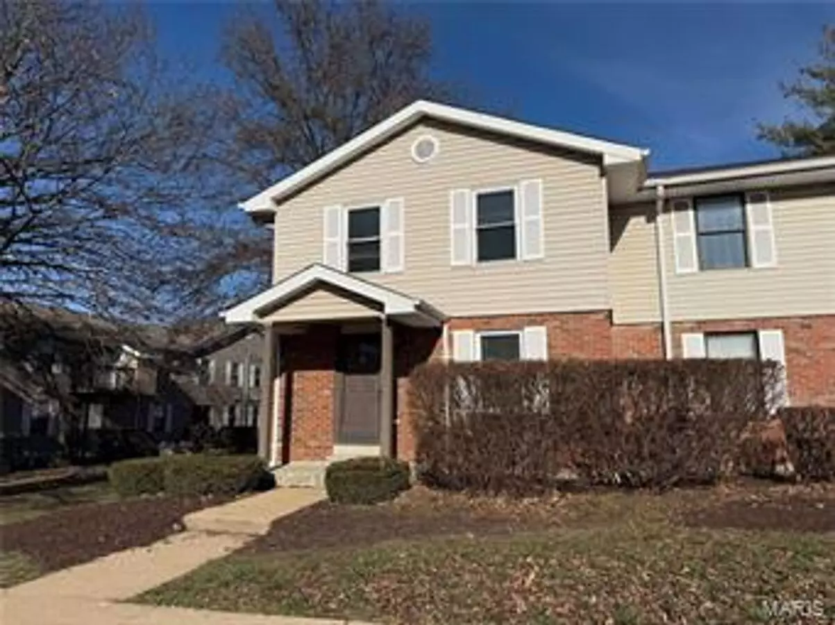 Bright And Inviting 3-bedroom, 1.5-bath Condo In A Prime Location! House for rent in Florissant, MO