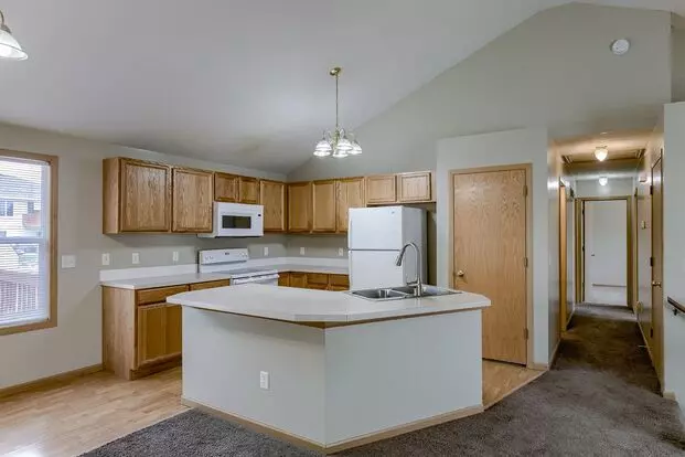 1608 Frisco Apartment for rent in Lincoln, NE