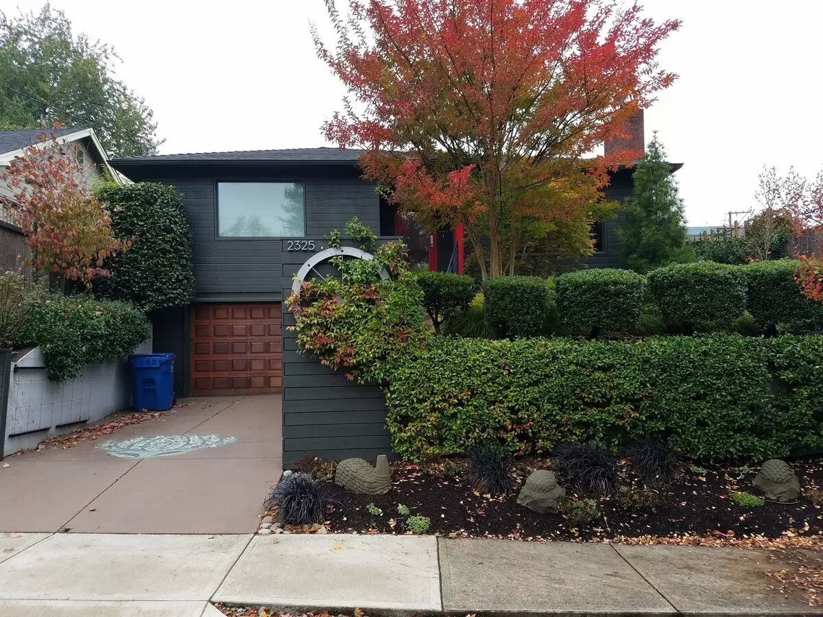 Beautiful Modern Custom Home In Great Salem Neighborhood! House for rent in Salem, OR