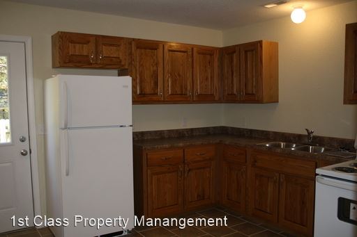 2 of 4 2598 Hickman Apartment for rent in Poplar Bluff, MO