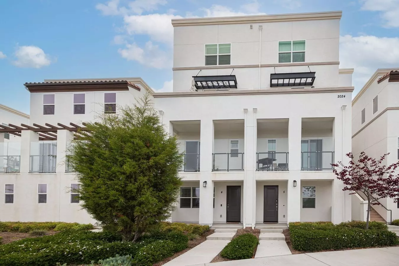 Perfectly Located 4-bedroom Townhouse In Close Proximity To Otay Ranch Mall! House for rent in Chula Vista, CA