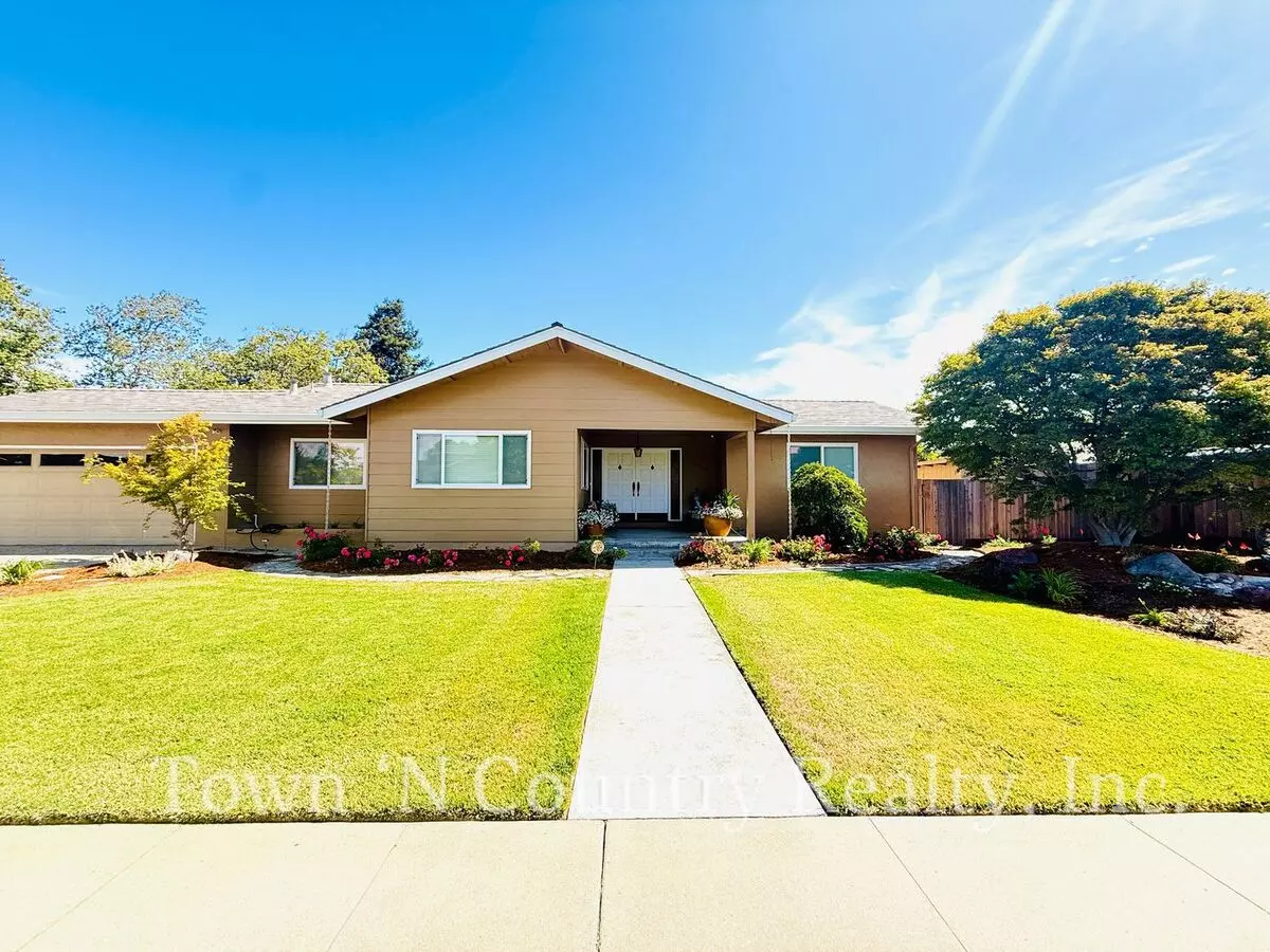 22369 Ferdinand Ct House for rent in Salinas, CA