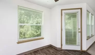 2 of 9 Oak Creek Meadows Apartment for rent in Aloha, OR