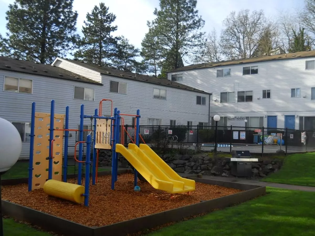 108 - Lynn Oaks Apartment for rent in West Linn, OR
