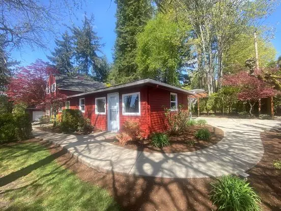 7235 SW Canyon Dr Apartment for rent in Portland, OR