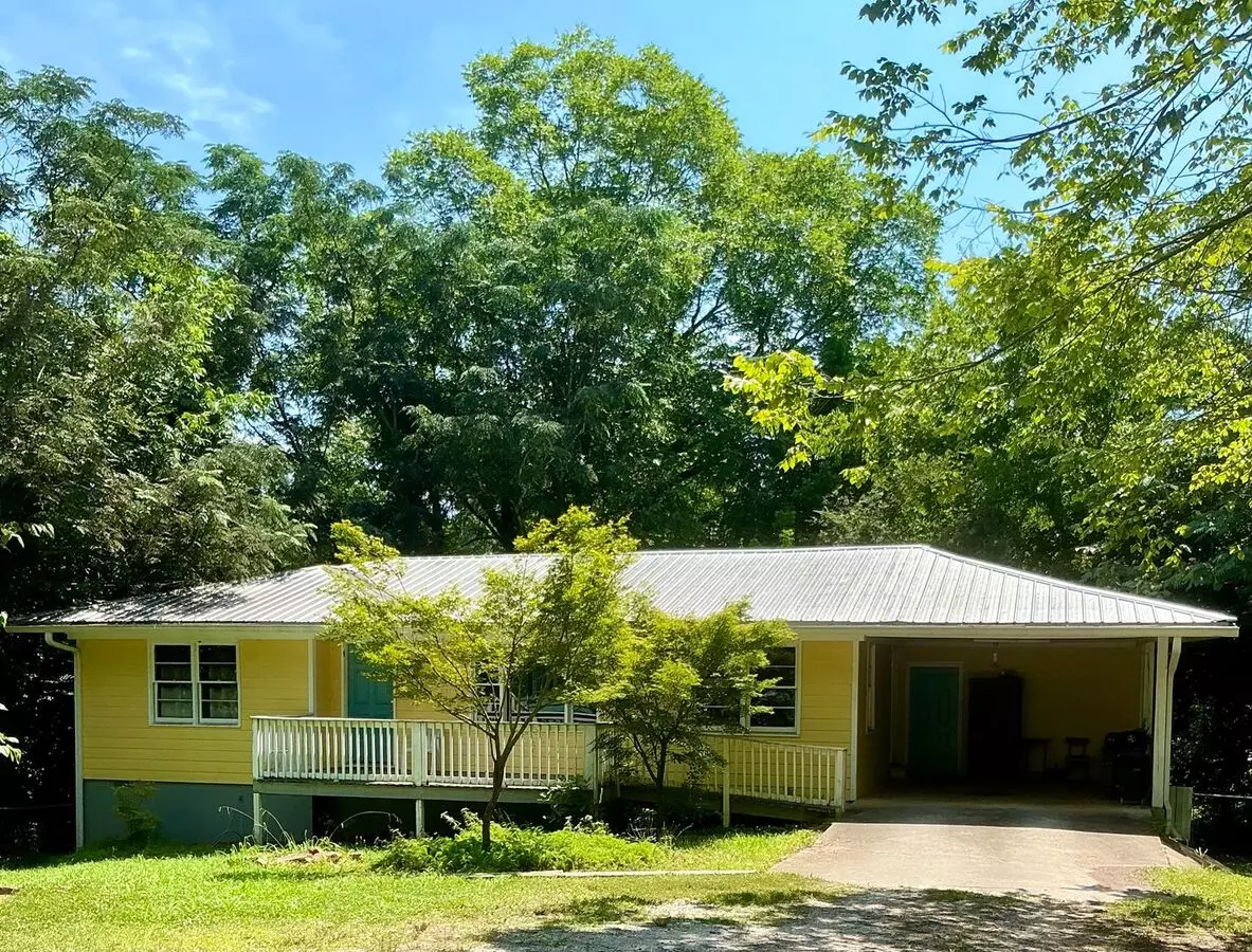 3 Bedroom 2 Bathroom House Conveniently Located In Athens House for rent in Athens, GA