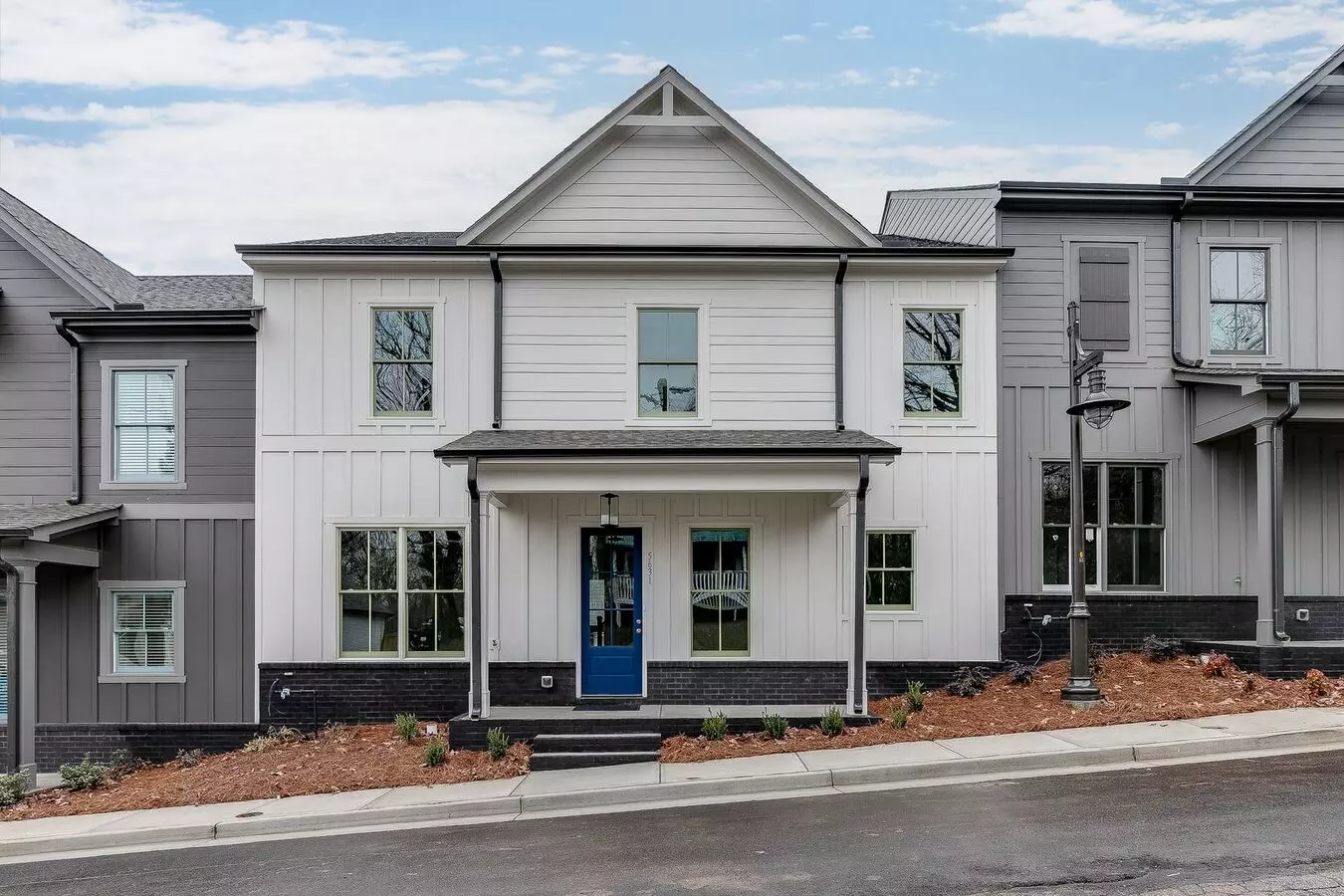 5631 Pine Street - Flowery Branch House for rent in Flowery Branch, GA