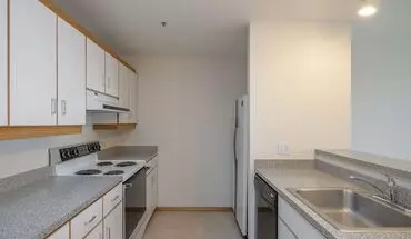 3 of 18 Beautiful Top-level Condo With Sprawling Views Of The Willamette River! House for rent in Portland, OR