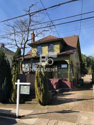 Close-in Ne Portland Victorian Offers Perfect Blend Of Old Charm With New Amenities. Lush Private Yard W/patio! Apartment for rent in Portland, OR Close-in Ne Portland Victorian Offers Perfect Blend Of Old Charm With New Amenities. Lush Private Yard W/patio! Apartment for rent in Portland, OR