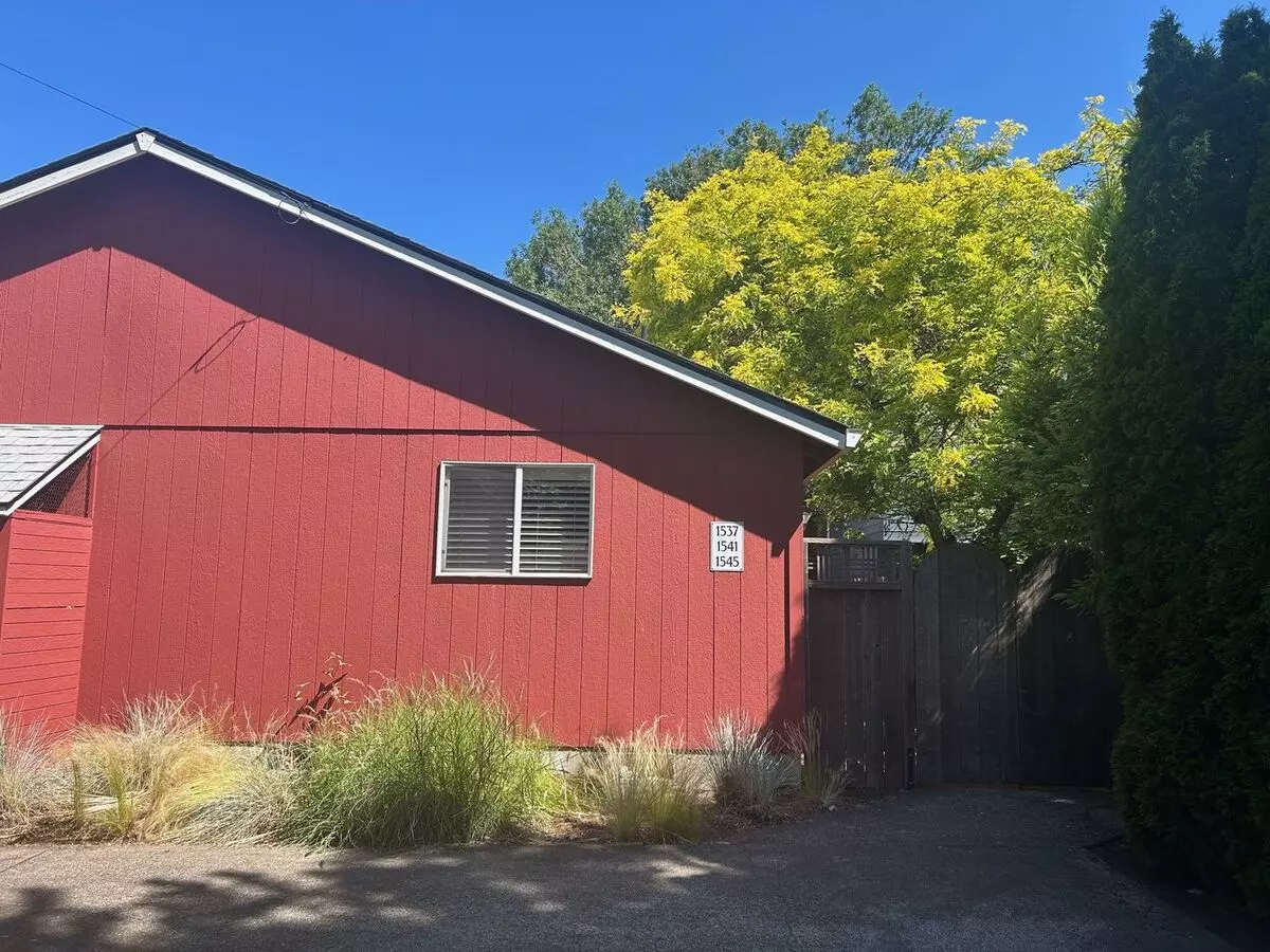 Well Maintained Overlook Neighborhood Tri-plex! House for rent in Portland, OR
