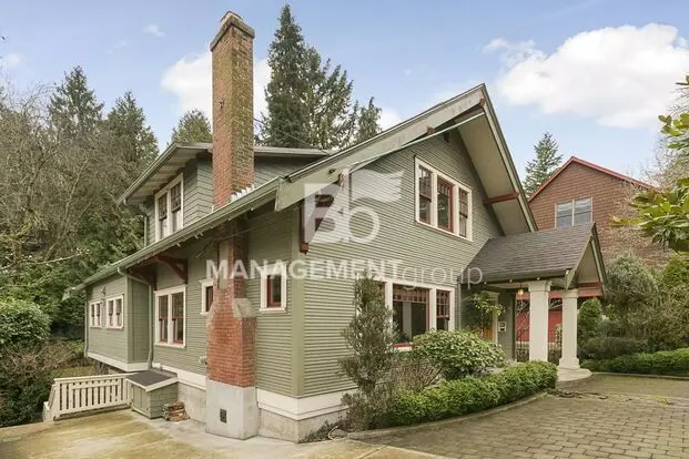 Stunning Historic Bungalow Just Minutes From City Center! Apartment for rent in Portland, OR