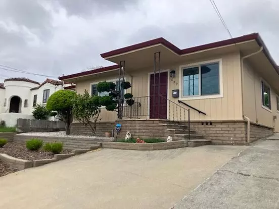 Large Three Bedroom, Two Bathroom House Near Dli, Cannery Row And Schools Apartment for rent in Monterey, CA