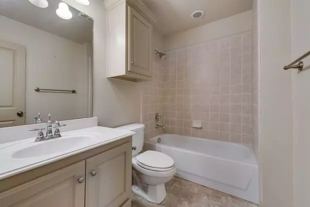 2207 Kings Pass Apartment for rent in Heath, TX