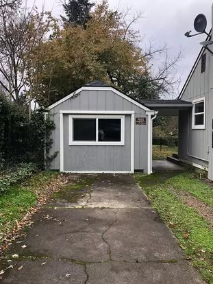Mass412 Apartment for rent in Roseburg, OR