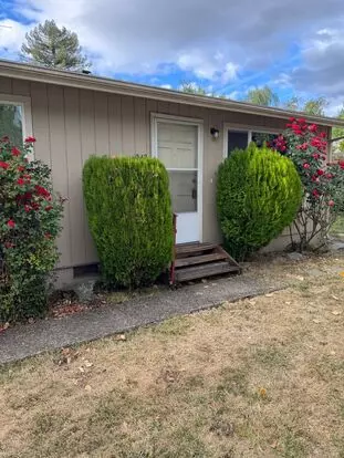 Lanj242 Apartment for rent in Roseburg, OR