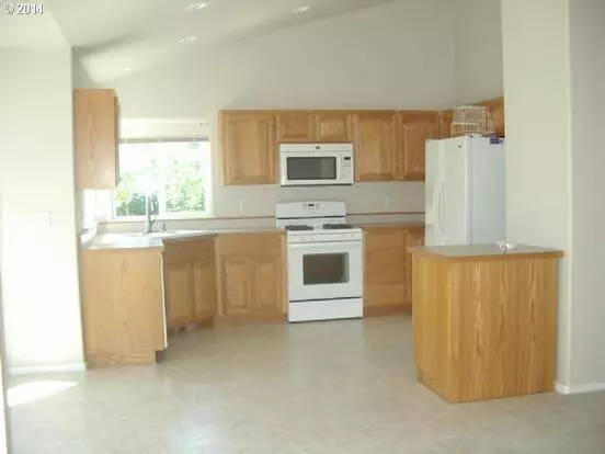 City Living With A Country Feel Apartment for rent in Sutherlin, OR