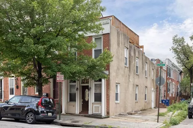 Stylish End-of-group 2 Bd 2.5bth Home In Prime Federal Hill Location With Stunning Rooftop Views! Apartment for rent in Baltimore, MD