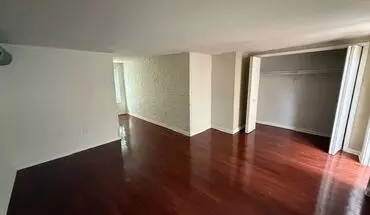 5 of 14 Bright Loft-style 2-bedroom In Center City With Skylights & In-unit Laundry House for rent in Philadelphia, PA