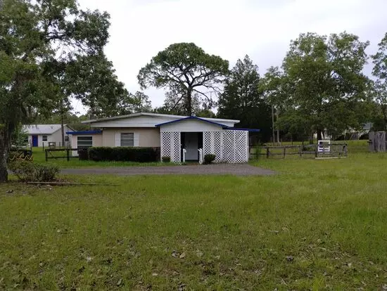 For Rent – Spacious 2 Bed / 2 Bath Home On Over 4 Acres Apartment for rent in Spring Hill, FL