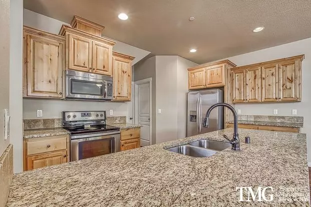 Contemporary 3 Bed 2.5 Bath Style Home In Ridgefield Apartment for rent in Ridgefield, WA