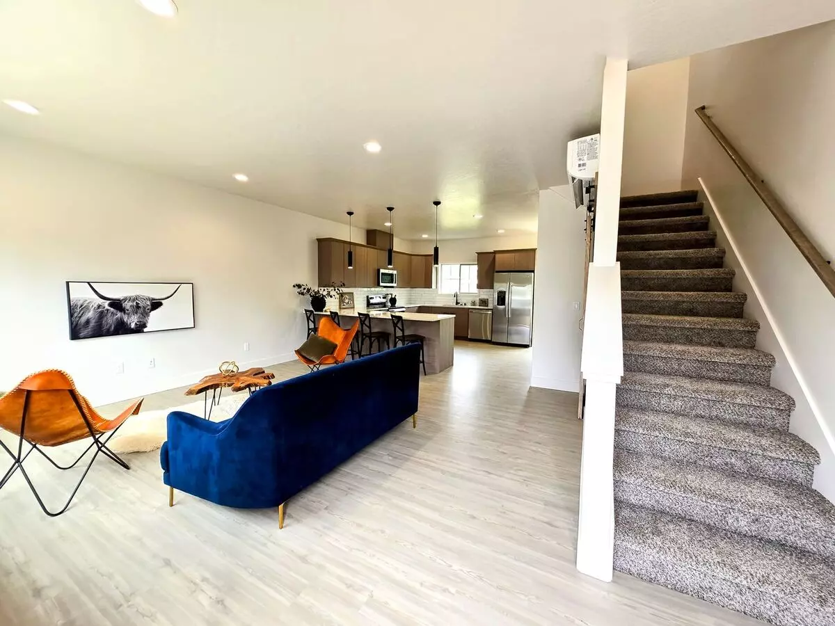 End Unit- Now Leasing! Brand-new 3 Bed, 2.5 Bath Townhomes With Additional Storage House for rent in Kennewick, WA