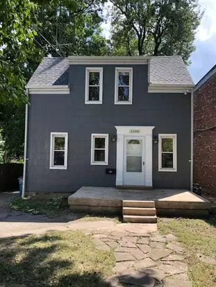 2 Story, 3+ Bed, 2 Full Baths, Home With Garage Available For Rent Apartment for rent in Maplewood, MO
