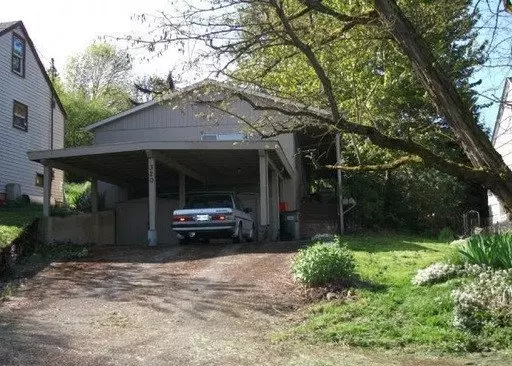 320 & 320 1/2 Clark Street Apartment for rent in Eugene, OR