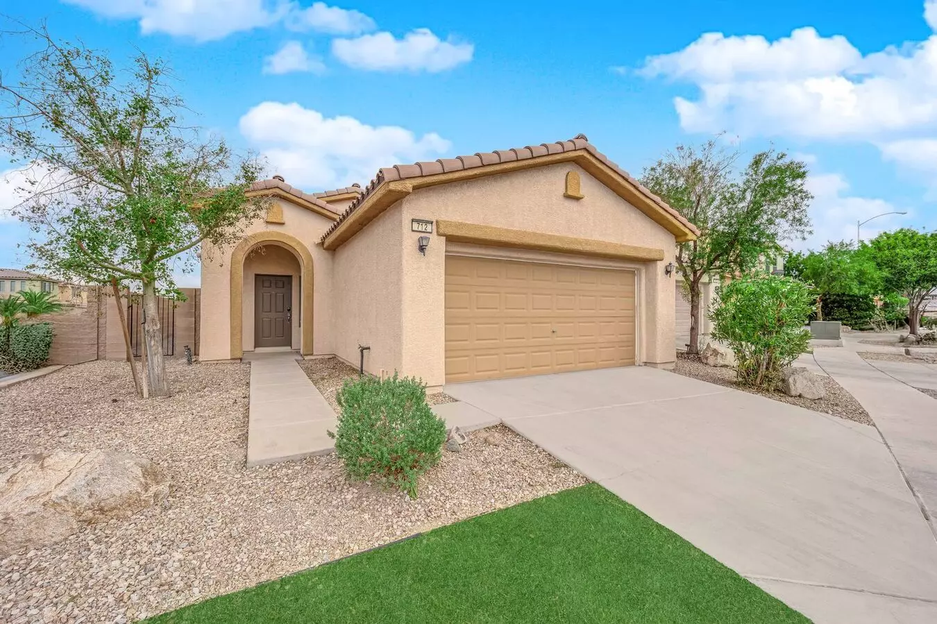 Beautiful 3/2 Home! Corner Lot In Gated Community!! House for rent in Henderson, NV