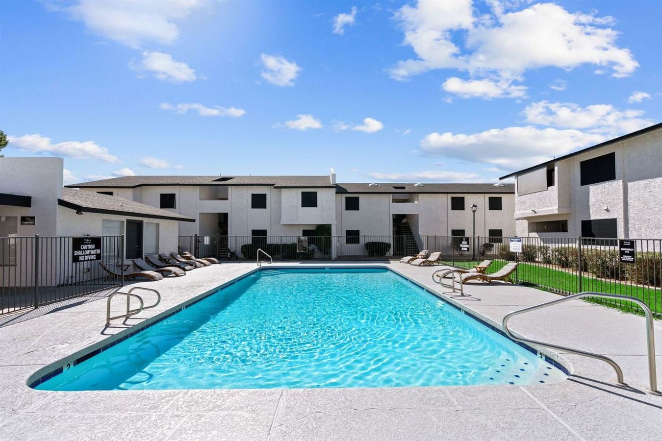 Tides on Gilbert West Apartments 214 N Gilbert Rd Mesa, AZ