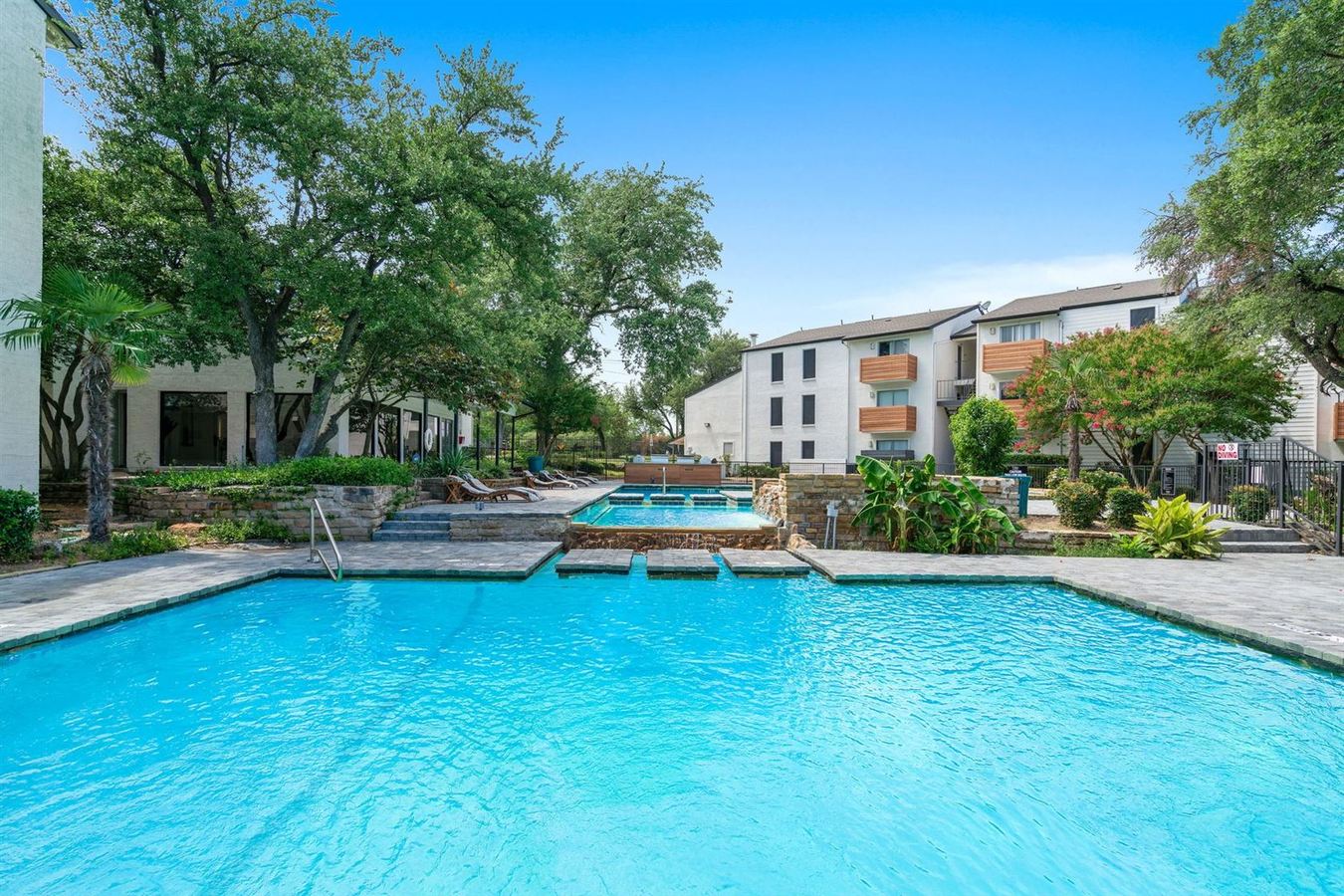 Tides on Esperanza Apartments Dallas, TX Rentable
