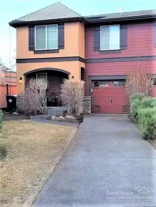 Beautiful 3 Bed/2.5 Bath Two-story Duplex In Nw Bend - Schaeffer Drive Apartment for rent in Bend, OR
