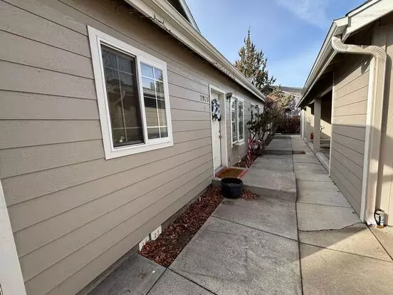 2965 NE Worthington Ct Apartment for rent in Bend, OR