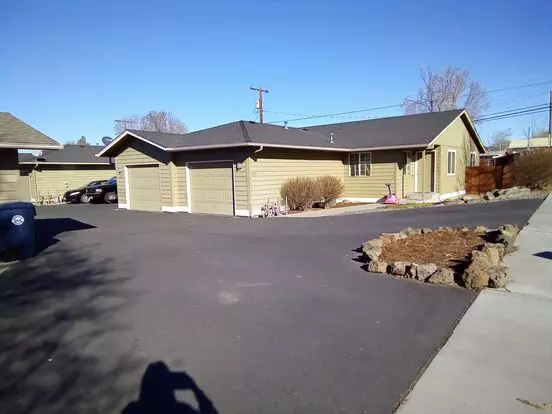 1935 NW Cedar Apartment for rent in Redmond, OR