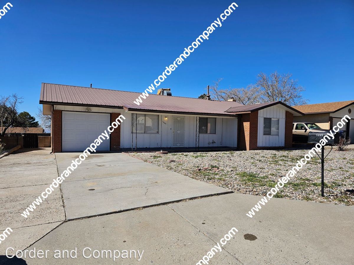 1245 Hupmobile Dr Albuquerque, NM House for Rent Rentable