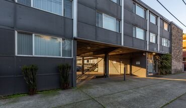 Special Offer: Second Month Free Rent! Viewmont Apartments Apartment for rent in Seattle, WA