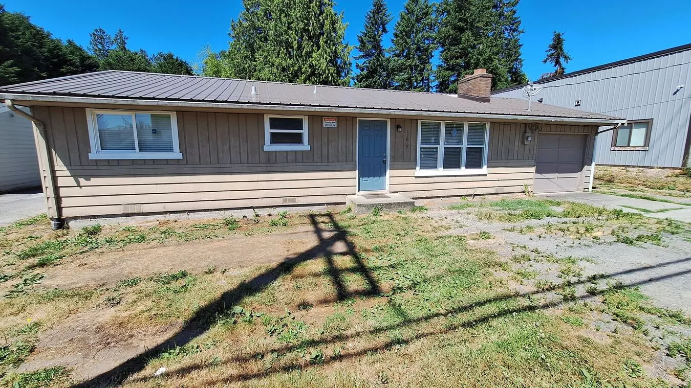 Brand New Paint & Move In Ready 3 Bed 1 Bath Rambler W/garage And Storage Shed House for rent in Everett, WA