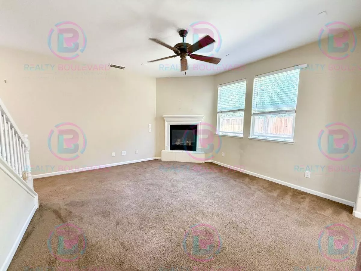 Gorgeous Two Story 3 Bedroom 2.5 Bathroom Home!! Located In South Reno!! House for rent in Reno, NV