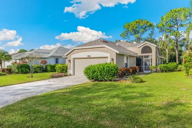 ** Annual Rental ~ Single Family Home In Country Creek ~ Bundled Golf ** Apartment for rent in Estero, FL