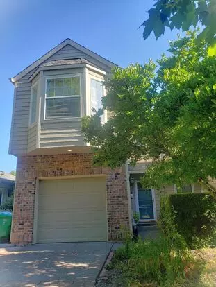 Wonderful John's Landing Updated Townhouse With Backyard Apartment for rent in Portland, OR