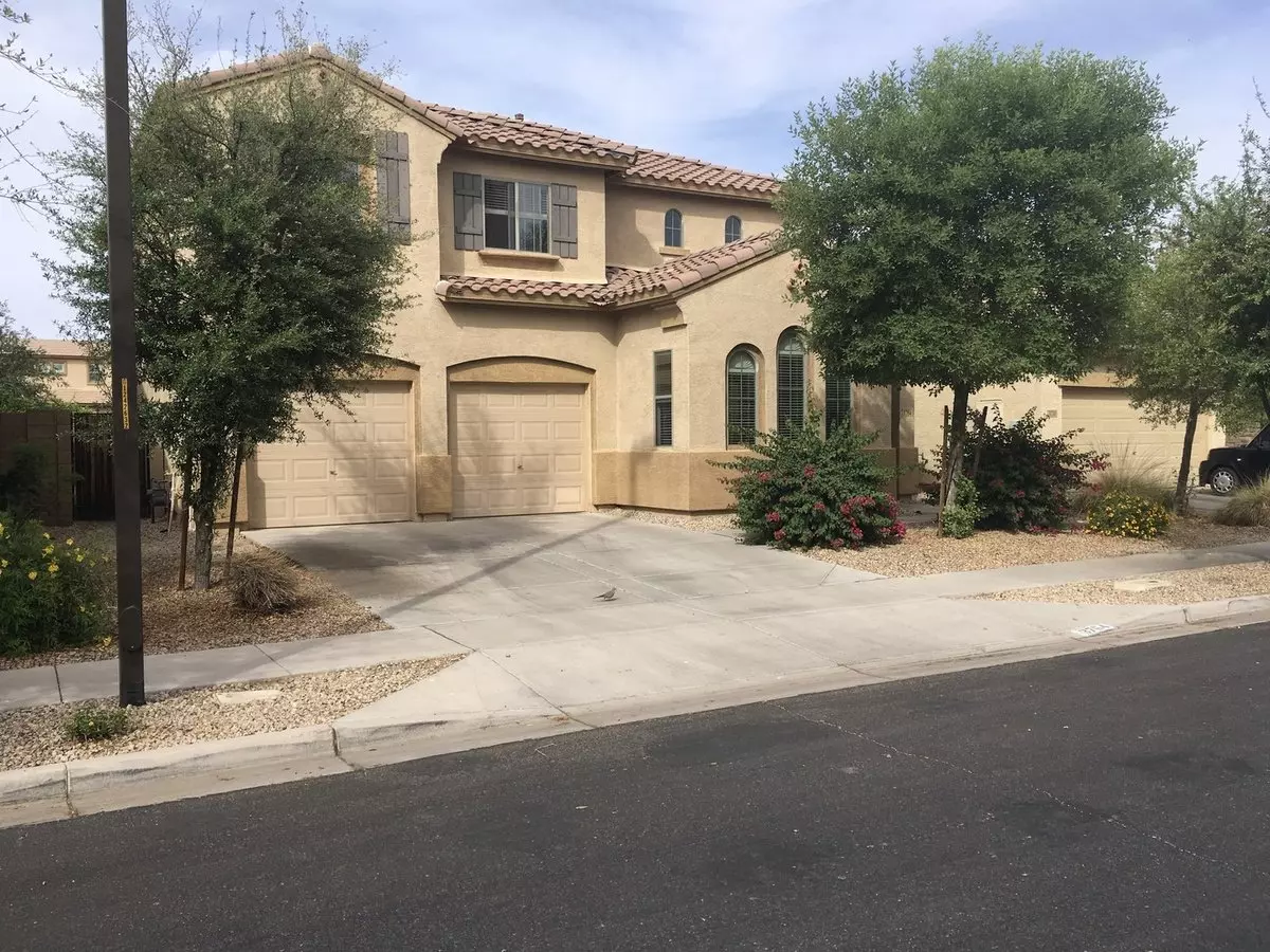 3 Bed 2.5 New Carpets And Paint! House for rent in Gilbert, AZ