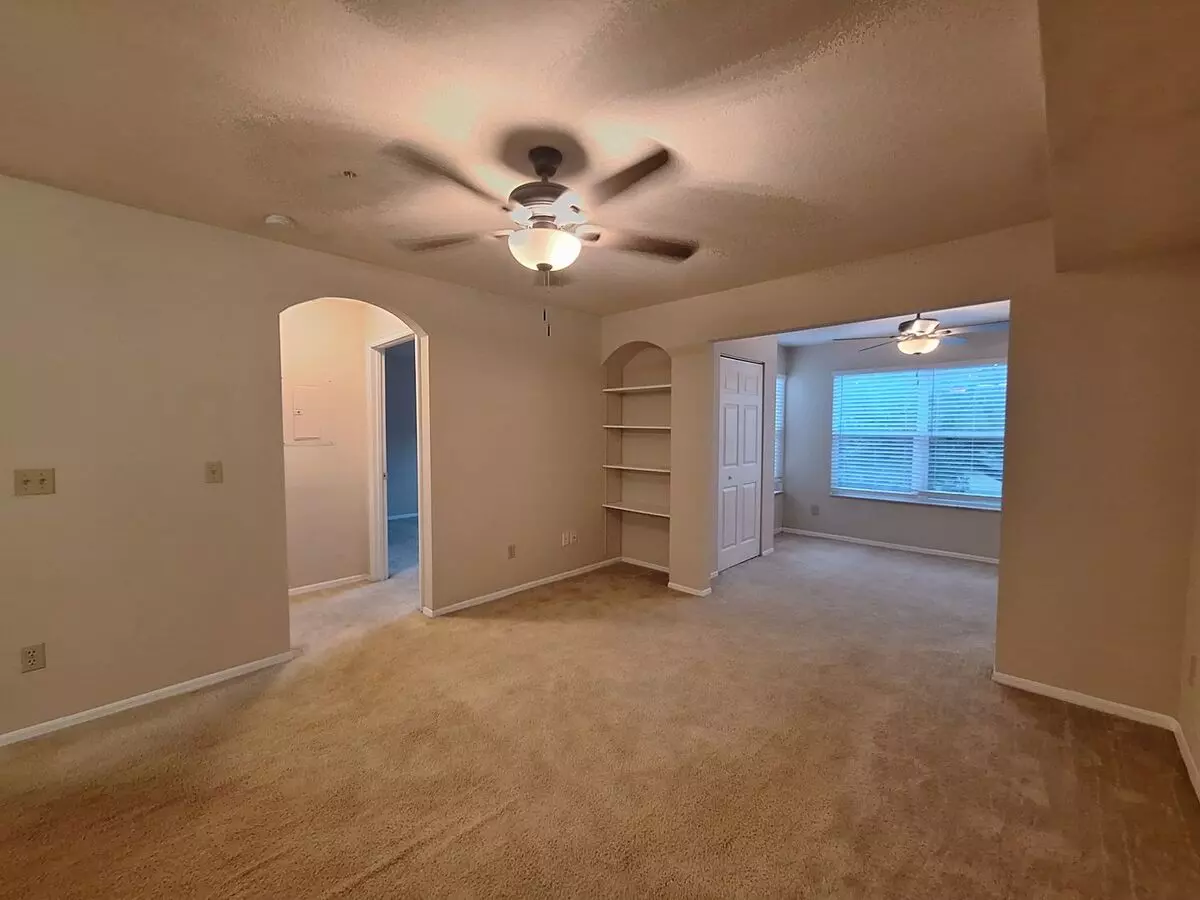 Stylish 1 Bed + Den Condo In Bona Vista | Prime Altamonte Springs Location! One Month Free!!! Apartment for rent in Altamonte Springs, FL