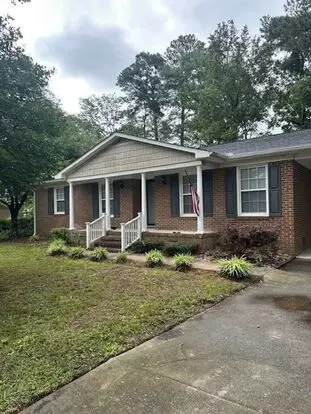 3 Bed/2 Bath Home - Minutes From Sjafb, Shopping, & Restaurants! Apartment for rent in Goldsboro, NC