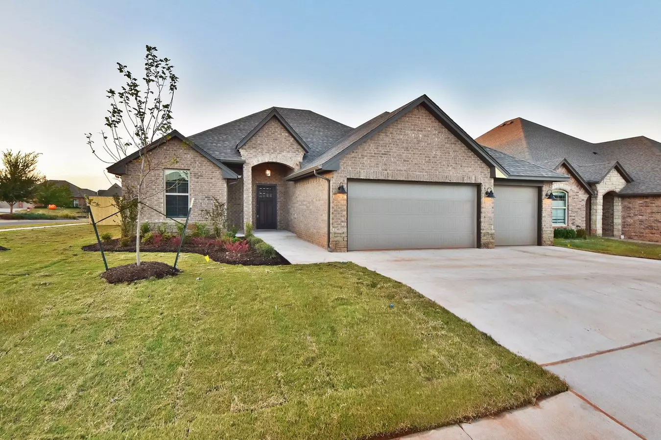Home In Deer Creek Schools + 4 Bedrooms + 3 Car Garage + The Grove Addition House for rent in Edmond, OK