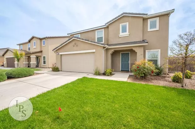Sanger 2-story Home, Solar!!! 4br/2.5ba, Built 2018; Gardener Included! Apartment for rent in Sanger, CA Sanger 2-story Home, Solar!!! 4br/2.5ba, Built 2018; Gardener Included! Apartment for rent in Sanger, CA