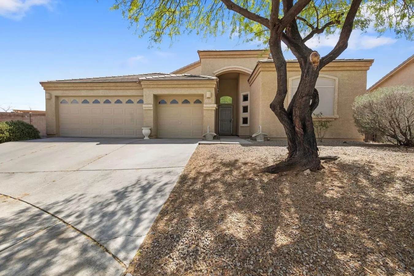 Beautiful Home With Pool And Spa And 3 Car Garage In Award Winning Vail School District! House for rent in Vail, AZ