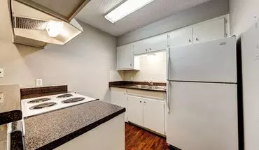 3 of 30 Duval Court Apartment for rent in Austin, TX